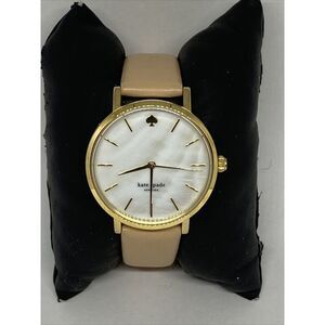 Kate Spade New York Metro 0073 Women Beige Leather Analog Dial Wrist Watch VK101